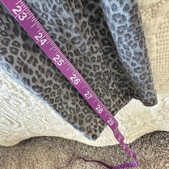 Suzanne Betro 98% cotton leopard animal print grey wash slim fit denim size 12 - Picture 11 of 11